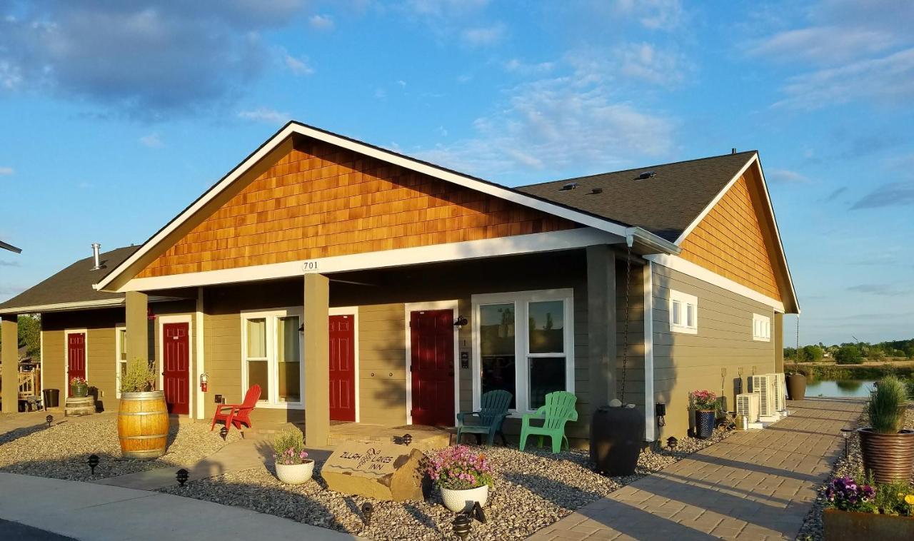 Zillah Lakes Inn Exterior photo